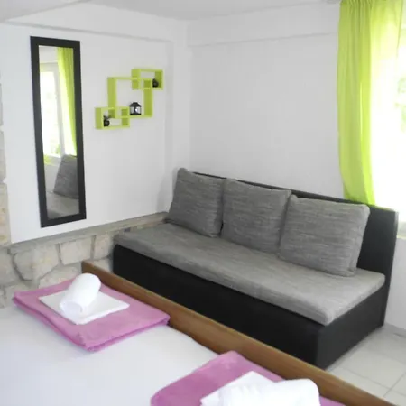 Studio-appartement 70m Vom Entfernt By Interhome Dramalj