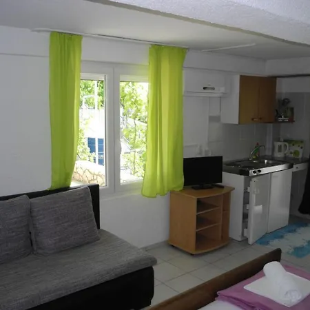 Studio-appartement 70m Vom Entfernt By Interhome *